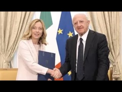 GIORGIA MELONI E DE LUCA FIRMANO L’ACCORDO DI SVILUPPO E COESIONE, 3,5 MLD ALLA REGIONE CAMPANIA GIORGIA MELONI E DE LUCA FIRMANO L’ACCORDO DI SVILUPPO E COESIONE, 3,5 MLD ALLA REGIONE CAMPANIA