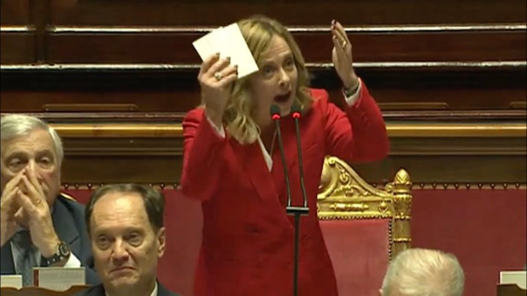 GIORGIA MELONI SENZA FRENI RISPONDE AL MOVIMENTO 5 STELLE IN SENATO GIORGIA MELONI SENZA FRENI RISPONDE AL MOVIMENTO 5 STELLE IN SENATO