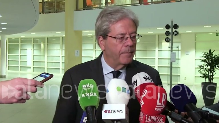 Economia, Gentiloni: “Italia in crescita, +1.2%” Economia, Gentiloni: “Italia in crescita, +1.2%”