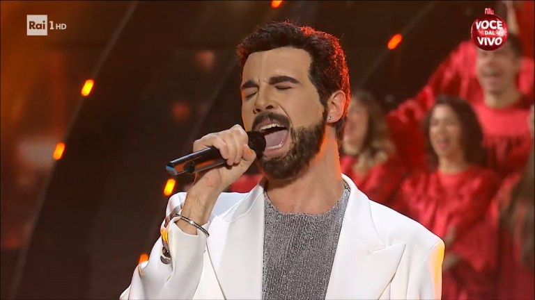 Lorenzo Licitra “Marco Mengoni” – canta “Oh happy day” – Natale e Quale 17/12/2023 Lorenzo Licitra “Marco Mengoni” – canta “Oh happy day” – Natale e Quale 17/12/2023