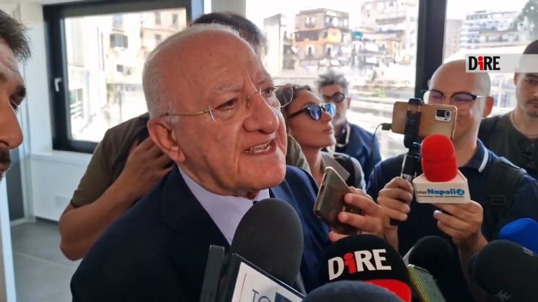 De Luca – AUTONOMIA: TRE EMENDAMENTI E POSSIAMO ANDARE AVANTI (24.06.24) De Luca – AUTONOMIA: TRE EMENDAMENTI E POSSIAMO ANDARE AVANTI (24.06.24)