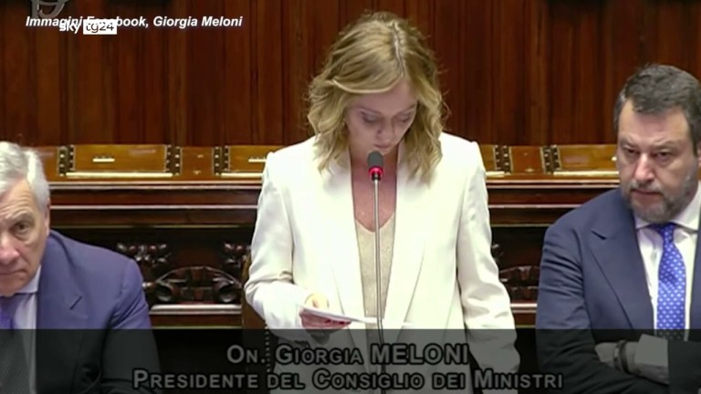 Meloni ricorda Satnam e dice ai ministri: “Ragà alzateve” Meloni ricorda Satnam e dice ai ministri: “Ragà alzateve”