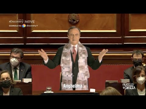 Crozza-Draghi e la messa cantata in Parlamento: «Dal Vangelo contro Matteo…» Crozza-Draghi e la messa cantata in Parlamento: «Dal Vangelo contro Matteo…»