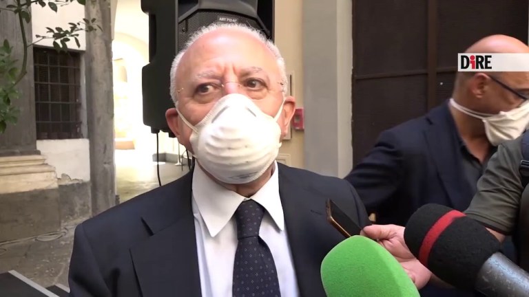 Scuola e Covid, De Luca preoccupato: “Pronti a screening in autonomia” Scuola e Covid, De Luca preoccupato: “Pronti a screening in autonomia”