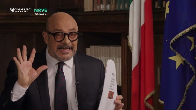 Crozza diventa il ministro Sangiuliano: “Quella bionda vuole umiliarmi…Non Boccia, la Meloni” Crozza diventa il ministro Sangiuliano: “Quella bionda vuole umiliarmi…Non Boccia, la Meloni”