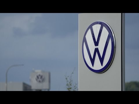 Volkswagen potrebbe chiudere fabbriche in Germania dopo 87 anni di storia: posti di lavoro a rischio Volkswagen potrebbe chiudere fabbriche in Germania dopo 87 anni di storia: posti di lavoro a rischio