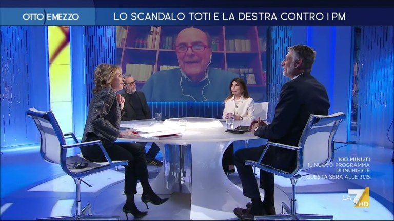 Liguria, Toti si dovrebbe dimettere? La risposta di Pierluigi Bersani: “Io lo avrei fatto” Liguria, Toti si dovrebbe dimettere? La risposta di Pierluigi Bersani: “Io lo avrei fatto”