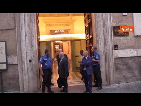 Gennaro Sangiuliano lascia il Ministero della Cultura dopo le dimissioni Gennaro Sangiuliano lascia il Ministero della Cultura dopo le dimissioni