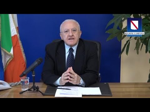 Coronavirus, De Luca: «Riprendere la movida? Vi siete bevuti il cervello» Coronavirus, De Luca: «Riprendere la movida? Vi siete bevuti il cervello»