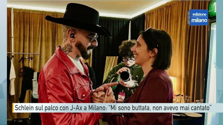 Schlein sul palco con J-Ax a Milano: “Mi sono buttata, non avevo mai cantato” Schlein sul palco con J-Ax a Milano: “Mi sono buttata, non avevo mai cantato”