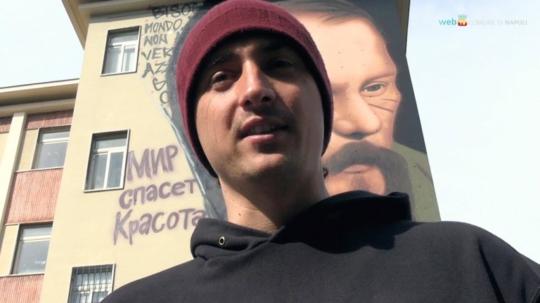 Fuori dalla Bicocca, Dostojevskij appare a Napoli in un murale di Jorit Fuori dalla Bicocca, Dostojevskij appare a Napoli in un murale di Jorit