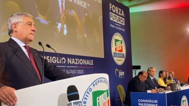 Forza Italia, Tajani eletto all’unanimità alla guida del partito Forza Italia, Tajani eletto all’unanimità alla guida del partito