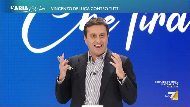 Caso Giambruno, David Parenzo a Vincenzo De Luca, che lo ‘fulmina’ con uno sguardo: “So che … Caso Giambruno, David Parenzo a Vincenzo De Luca, che lo ‘fulmina’ con uno sguardo: “So che …