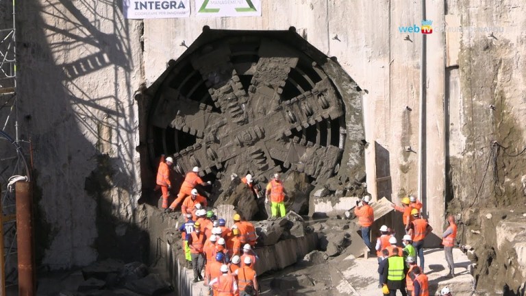Linea 1, realizzata la prima galleria tra Capodichino a Poggioreale Linea 1, realizzata la prima galleria tra Capodichino a Poggioreale