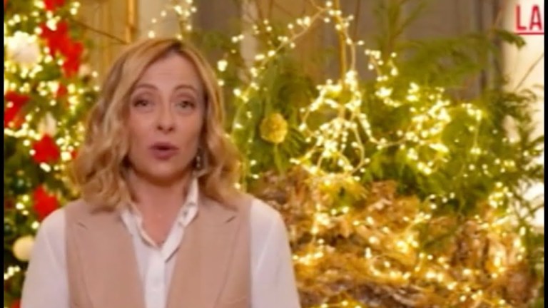 GLI AUGURI DI NATALE DI GIORGIA MELONI AGLI ITALIANI PER IL SANTO NATALE 2024 GLI AUGURI DI NATALE DI GIORGIA MELONI AGLI ITALIANI PER IL SANTO NATALE 2024