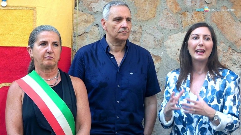 «I’ te vurria vasà», una strada dedicata al poeta Vincenzo Russo «I’ te vurria vasà», una strada dedicata al poeta Vincenzo Russo