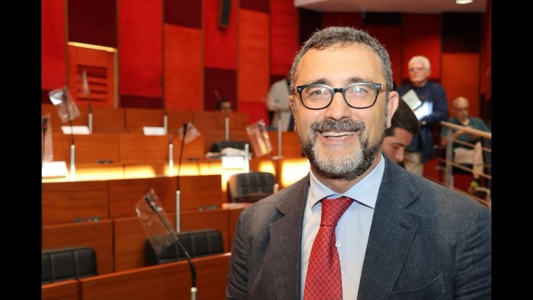 Comune di Napoli, Gennaro Esposito tra i commercianti pagano la TARI solo il 32% Comune di Napoli, Gennaro Esposito tra i commercianti pagano la TARI solo il 32%