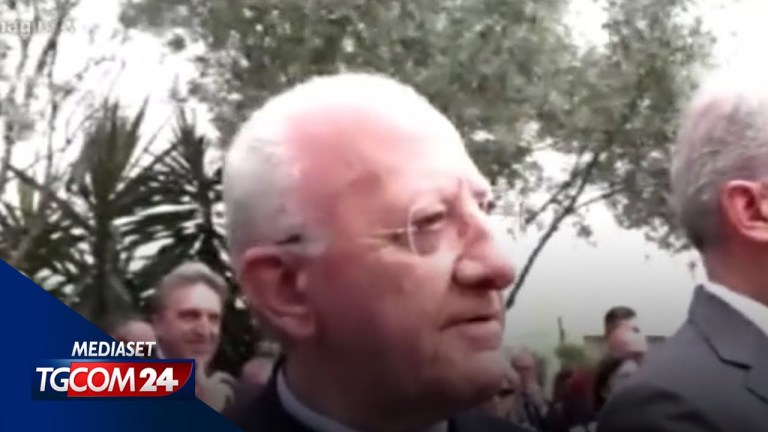 “Sono quella str***a della Meloni”, così il premier saluta De Luca “Sono quella str***a della Meloni”, così il premier saluta De Luca