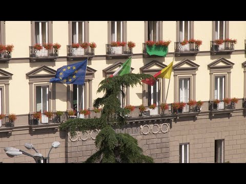 Trentamila domante per il reddito di inclusione, il Comune di Napoli cerca personale | La prove del Trentamila domante per il reddito di inclusione, il Comune di Napoli cerca personale | La prove del