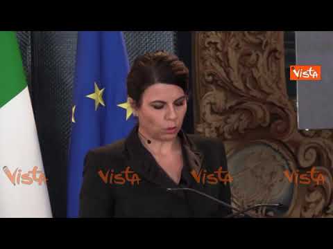 Show di Geppi Cucciari al Quirinale: “Mattarella meriterebbe il premio come attore protagonista” Show di Geppi Cucciari al Quirinale: “Mattarella meriterebbe il premio come attore protagonista”