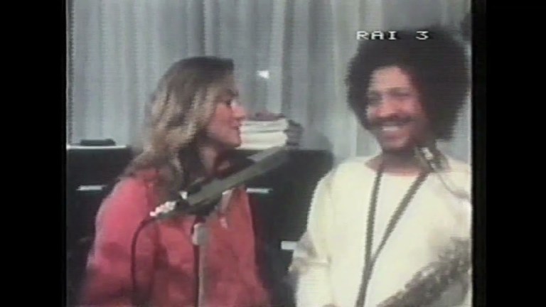 iFilmati. NON CANTA NAPOLI (1. parte) iFilmati. NON CANTA NAPOLI (1. parte)