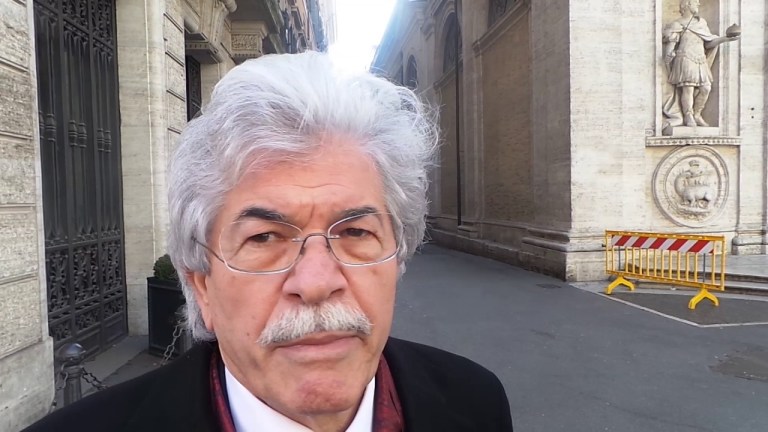 Razzi: “Uno tra Lotti e Marroni è di troppo? Come direbbe Crozza… io non credo” Razzi: “Uno tra Lotti e Marroni è di troppo? Come direbbe Crozza… io non credo”