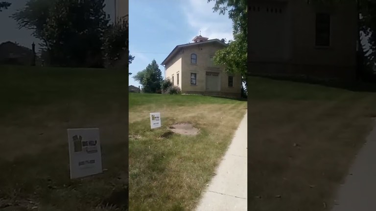 “Amadeus” audio clip- Wolfie mocks Bach like a boss BACKWARDS (while riding by Tallman House) “Amadeus” audio clip- Wolfie mocks Bach like a boss BACKWARDS (while riding by Tallman House)