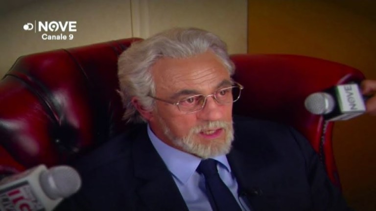 Maurizio Crozza si trasforma nel tenore Placido Domingo Maurizio Crozza si trasforma nel tenore Placido Domingo