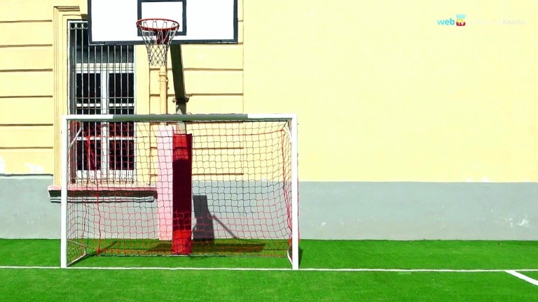 Alla Sanità nuovo spazio per lo sport nella scuola elementare Angiulli Alla Sanità nuovo spazio per lo sport nella scuola elementare Angiulli