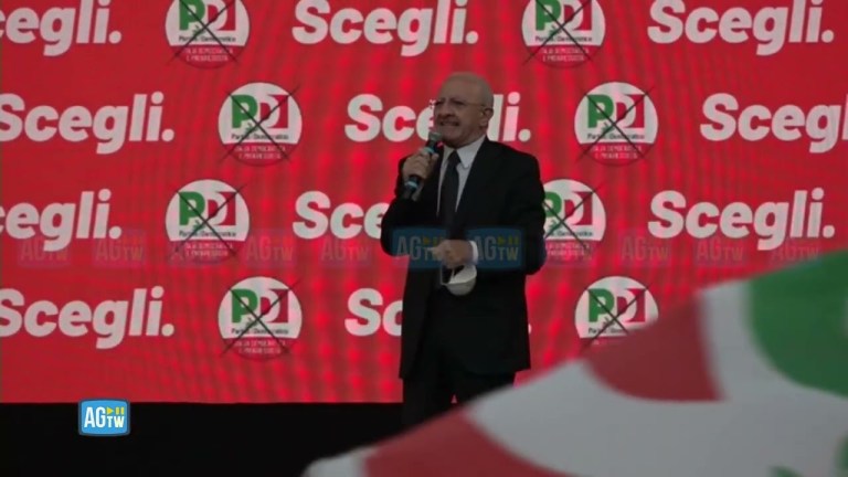 Elezioni, De Luca: «Reddito di cittadinanza una truffa, lo prendono parassiti e figli di buona donn Elezioni, De Luca: «Reddito di cittadinanza una truffa, lo prendono parassiti e figli di buona donn
