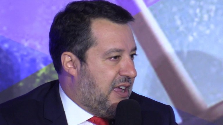 Salvini sul canone Rai: “L’amico Berlusconi voleva ridurlo, io cancellarlo” Salvini sul canone Rai: “L’amico Berlusconi voleva ridurlo, io cancellarlo”