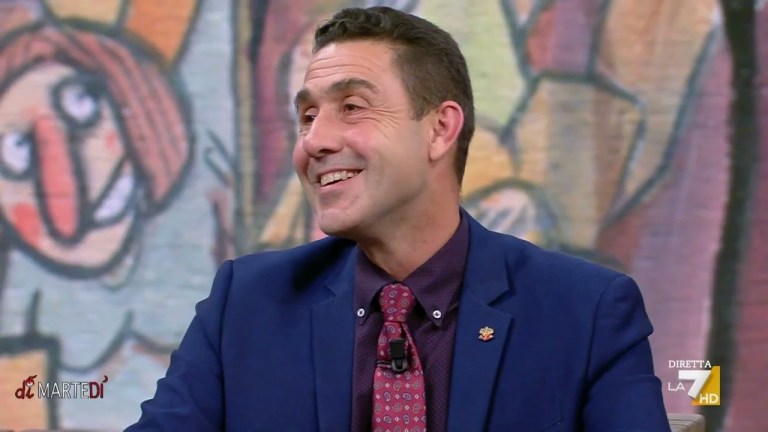 “Come giudica Benito Mussolini?”, la non risposta del generale Vannacci “Come giudica Benito Mussolini?”, la non risposta del generale Vannacci