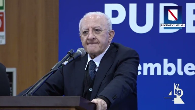 Campania, De Luca ‘Ecco perché riteniamo inaccettabile l’attuale proposta di autonomia differenziata Campania, De Luca ‘Ecco perché riteniamo inaccettabile l’attuale proposta di autonomia differenziata