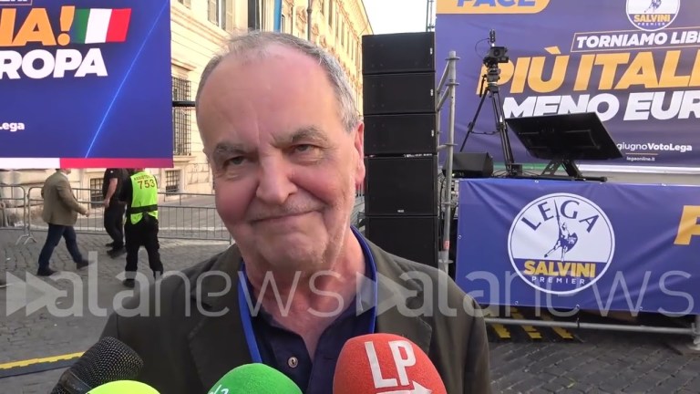 Europee, Calderoli: “Se metterò una decima? No, io faccio una bella croce cristiana” Europee, Calderoli: “Se metterò una decima? No, io faccio una bella croce cristiana”
