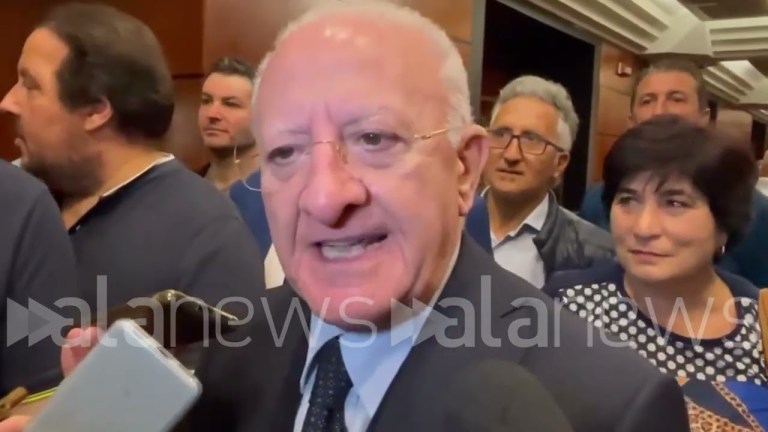 De Luca: “Sull’autonomia Calderoli fa il gioco delle tre carte” De Luca: “Sull’autonomia Calderoli fa il gioco delle tre carte”