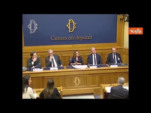 Caso Sgarbi, la battuta di Fabio Pietrella (FdI): «Per lui Miss Italia finisce qui» Caso Sgarbi, la battuta di Fabio Pietrella (FdI): «Per lui Miss Italia finisce qui»