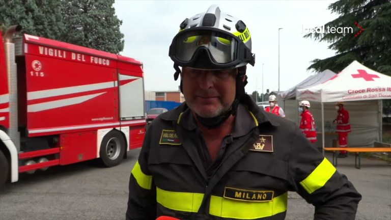 Incendio San Giuliano, parla funzionario Vigili del Fuoco: situazione complessa, 2 persone soccorse Incendio San Giuliano, parla funzionario Vigili del Fuoco: situazione complessa, 2 persone soccorse