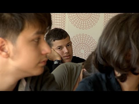 Ungheria, combattere la guerra con l’istruzione: nasce la prima scuola bilingue per rifugiati… Ungheria, combattere la guerra con l’istruzione: nasce la prima scuola bilingue per rifugiati…