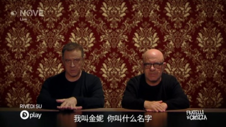 Crozza diventa Dolce e Gabbana, il suo video di scuse ai cinesi Crozza diventa Dolce e Gabbana, il suo video di scuse ai cinesi