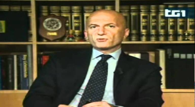 Editoriale di Minzolini vs Santoro e Travaglio (Tg1 sera, 27Mag2011) Editoriale di Minzolini vs Santoro e Travaglio (Tg1 sera, 27Mag2011)