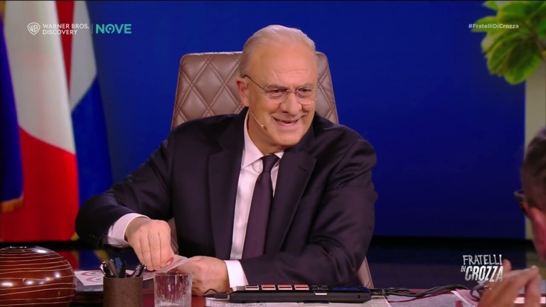 Da De Luca a Salvini a Papa Francesco: tutto il meglio dei personaggi di Fratelli di Crozza Da De Luca a Salvini a Papa Francesco: tutto il meglio dei personaggi di Fratelli di Crozza