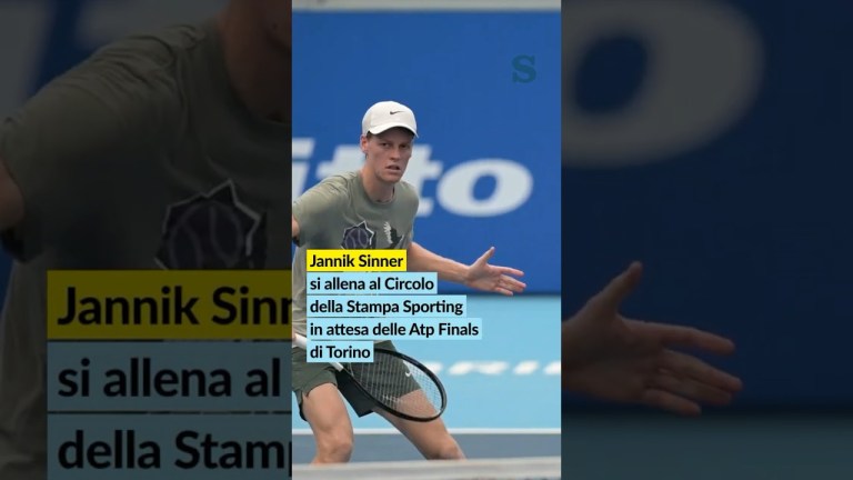 JANNIK SINNER si allena a TORINO in vista delle ATP FINALS al Circolo della Stampa JANNIK SINNER si allena a TORINO in vista delle ATP FINALS al Circolo della Stampa