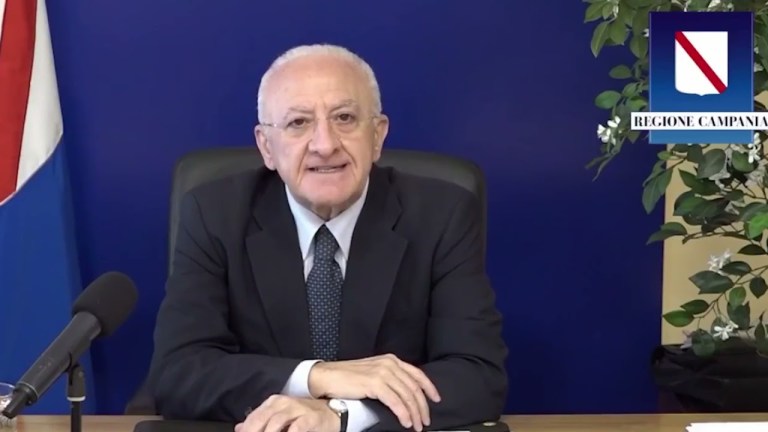 Pnrr, De Luca: “Sembra nome di un treno, chi ha scelto la sigla merita carcere” Pnrr, De Luca: “Sembra nome di un treno, chi ha scelto la sigla merita carcere”