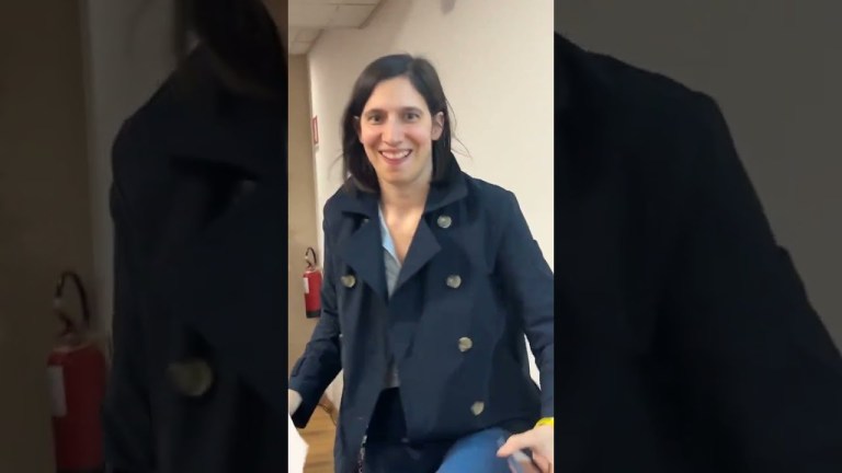 ELLY SCHLEIN CON BERSANI PER SOSTENERE ALESSANDRA TODDE ALLE ELEZIONI IN SARDEGNA ELLY SCHLEIN CON BERSANI PER SOSTENERE ALESSANDRA TODDE ALLE ELEZIONI IN SARDEGNA