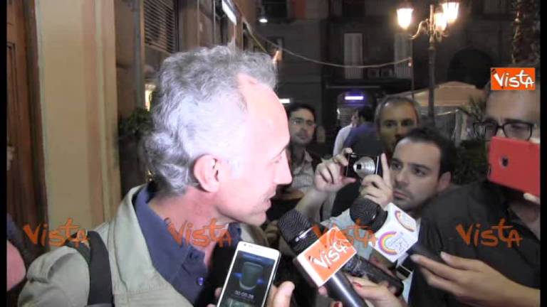 Referendum, Travaglio: “Lavoriamo noi per il No, se lo fa D’Alema fa scappare la gente” Referendum, Travaglio: “Lavoriamo noi per il No, se lo fa D’Alema fa scappare la gente”