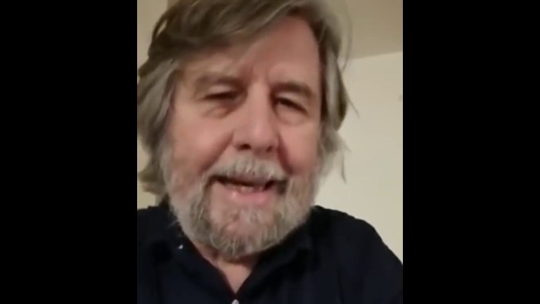 Piero Sansonetti vs Marco Travaglio: squadrista fascista, peggio di Farinacci. Piero Sansonetti vs Marco Travaglio: squadrista fascista, peggio di Farinacci.