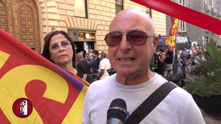 MANIFESTAZIONE OSA DI NAPOLI SERVIZI CONTRO LICENZIAMENTI MANIFESTAZIONE OSA DI NAPOLI SERVIZI CONTRO LICENZIAMENTI