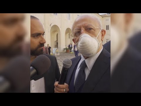 De Luca e il pranzo con Renzi: «Mi offrì una ribollita insipida, io invece una mozzarella. E se… De Luca e il pranzo con Renzi: «Mi offrì una ribollita insipida, io invece una mozzarella. E se…