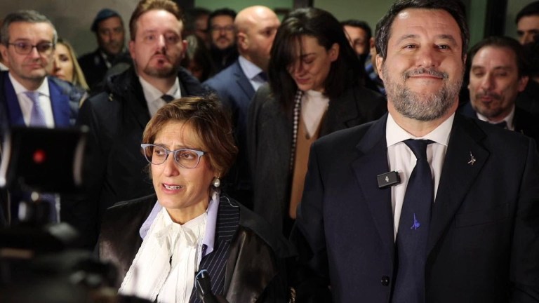 OPEN ARMS, assolto MATTEO SALVINI: “Difendere la patria non è reato” OPEN ARMS, assolto MATTEO SALVINI: “Difendere la patria non è reato”