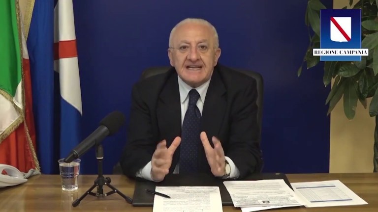 DE LUCA: “CHIUDEREMO PORTE DELLA CAMPANIA, AD OGGI REGIONE A CONTAGIO ZERO” DE LUCA: “CHIUDEREMO PORTE DELLA CAMPANIA, AD OGGI REGIONE A CONTAGIO ZERO”
